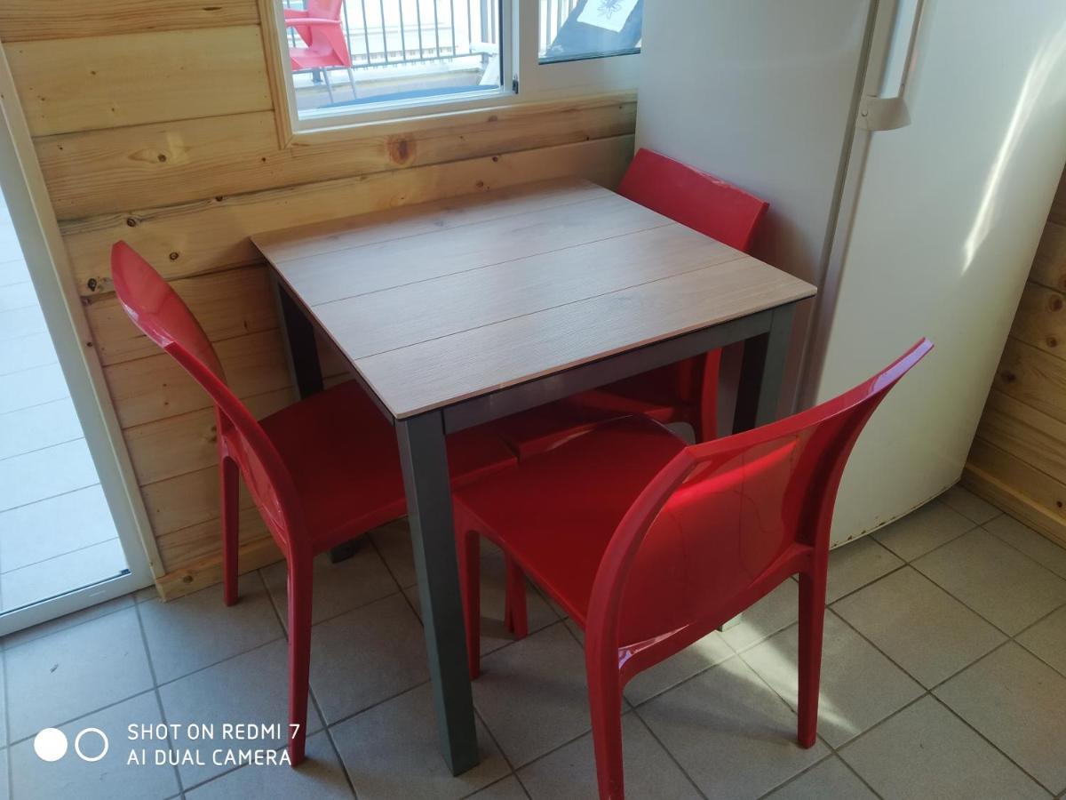 Habitación en un Ático con gran terraza al aire libre una noche 75 mas noches a 65e Burriana Exterior foto