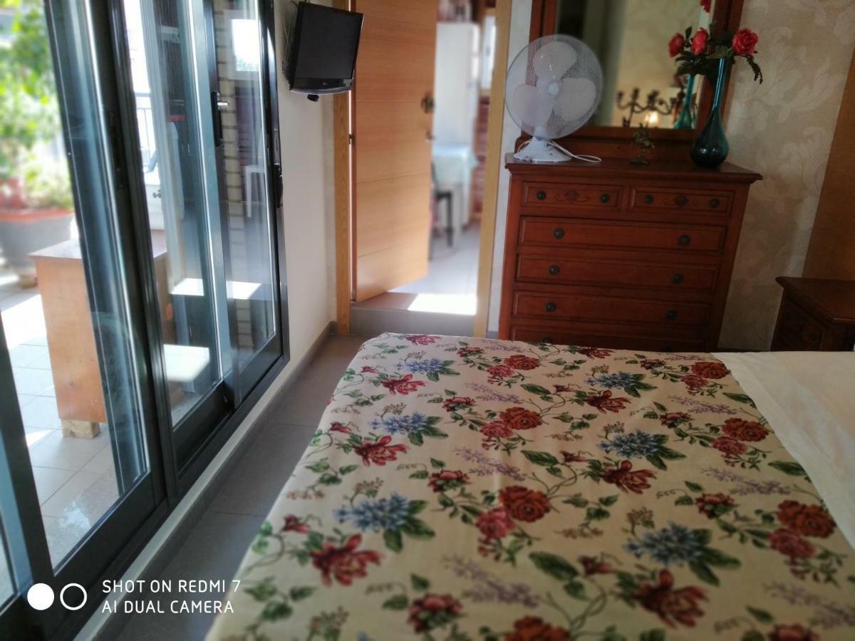 Habitación en un Ático con gran terraza al aire libre una noche 75 mas noches a 65e Burriana Exterior foto